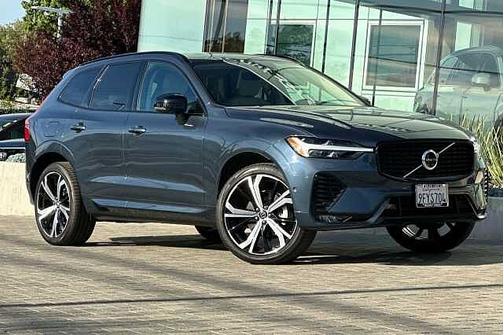 2023 Volvo XC60 B5 AWD Ultimate Dark