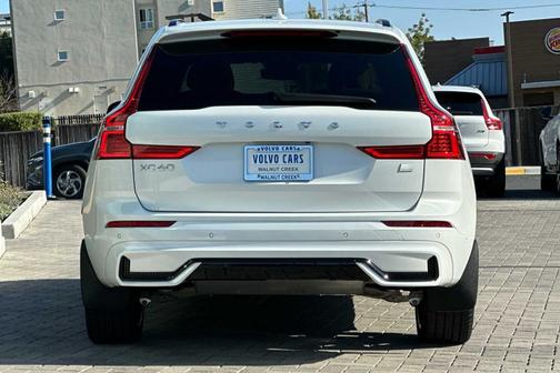 2024 Volvo XC60 Recharge Plug-In Hybrid T8 Ultimate Dark