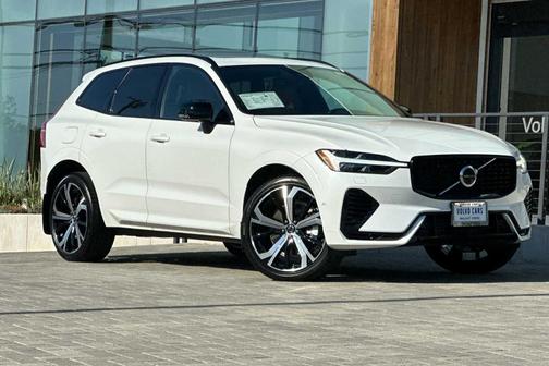2024 Volvo XC60 Recharge Plug-In Hybrid T8 Ultimate Dark