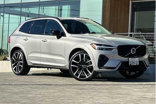2023 Volvo XC60 B6 AWD Ultimate Dark