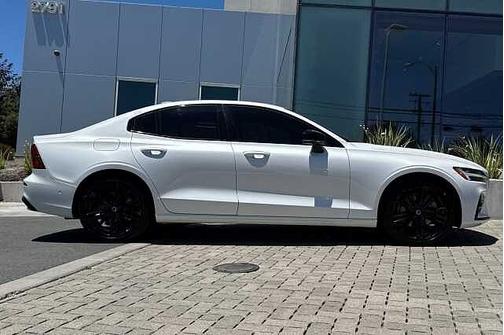 Crystal White 2023 Volvo S60 Plus