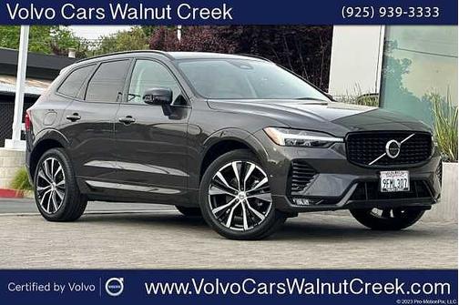 Platinum Grey 2023 Volvo XC60 Plus