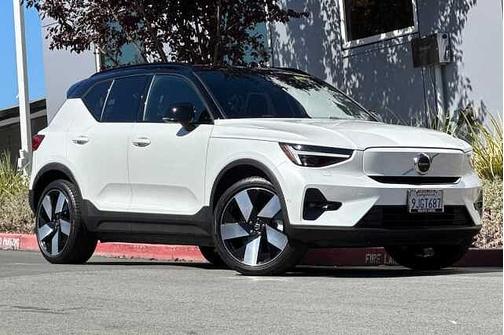 Crystal White 2023 Volvo XC40 Recharge Pure Electric Ultimate