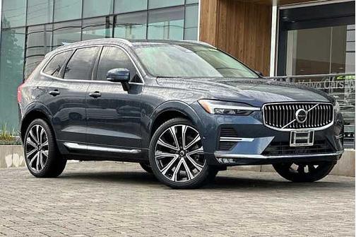 2023 Volvo XC60 B5 FWD Ultimate Bright