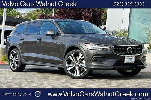 2025 Volvo V60 Cross Country Plus