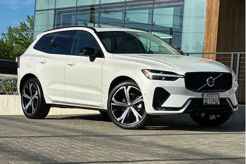Crystal White 2023 Volvo XC60 B5 AWD Ultimate Dark