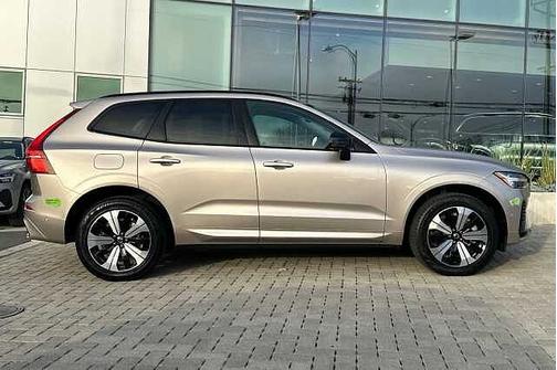 2023 Volvo XC60 Plus