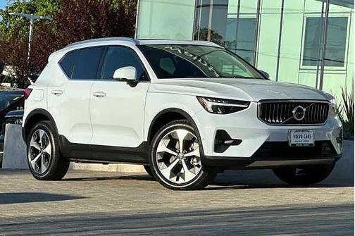 2025 Volvo XC40 Plus