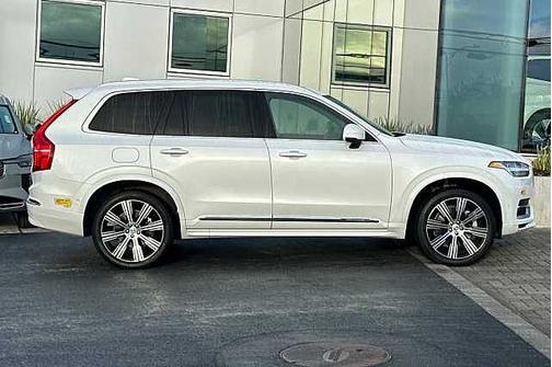 2023 Volvo XC90 Plus