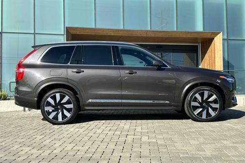 2023 Volvo XC90 Recharge Plug-In Hybrid Ultimate Bright 7-Seater