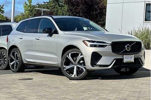 Silver Dawn 2023 Volvo XC60 B5 FWD Ultimate Dark