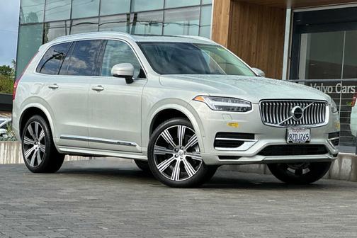 2022 Volvo XC90 Recharge Plug-In Hybrid eAWD Inscription 7 Seater