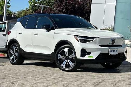 Crystal White 2023 Volvo XC40 Plus