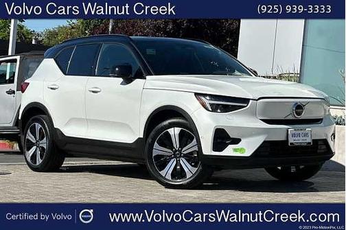 Crystal White 2023 Volvo XC40 Plus