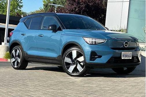 Fjord Blue 2023 Volvo XC40 Ultimate