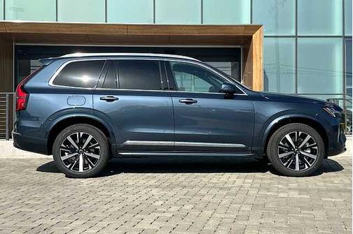 2025 Volvo XC90 Core