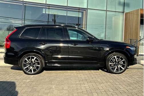 2023 Volvo XC90 Plus