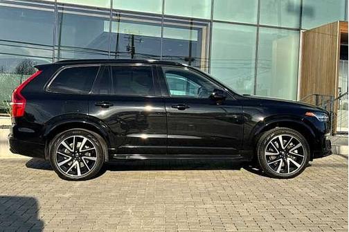 2023 Volvo XC90 Plus