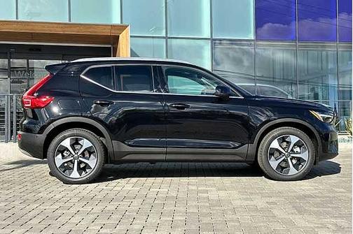 2025 Volvo XC40 Plus