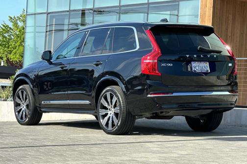 2023 Volvo XC90 Recharge Plug-In Hybrid Ultimate Bright 7-Seater