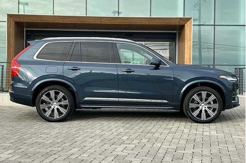 2023 Volvo XC90 Plus