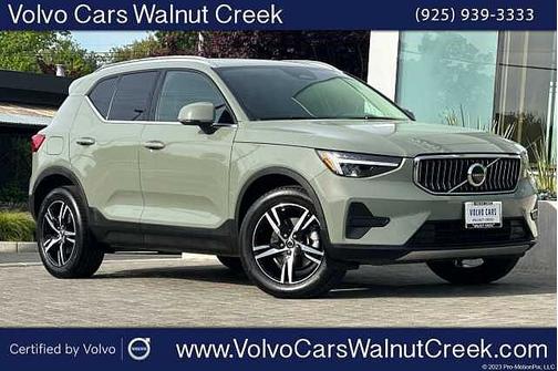 2025 Volvo XC40 Core