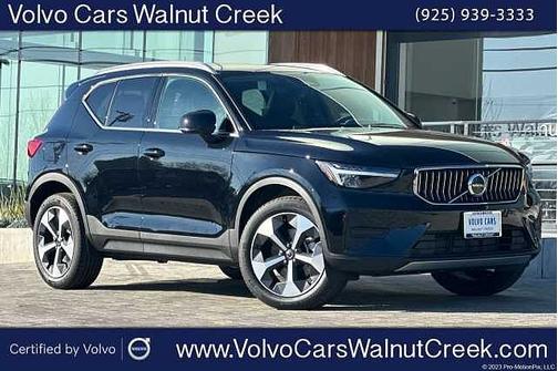2025 Volvo XC40 Core