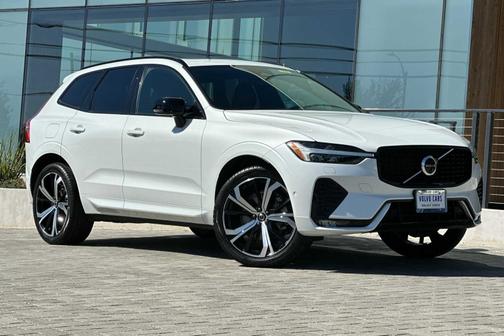 2022 Volvo XC60 B6 AWD R-Design