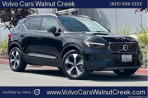 Onyx Black 2025 Volvo XC40 Plus