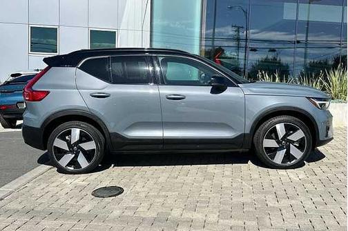 Thunder Grey 2023 Volvo XC40 Ultimate
