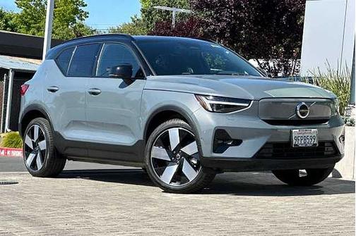 Thunder Grey 2023 Volvo XC40 Ultimate