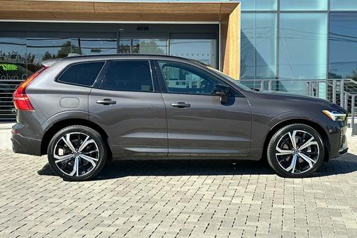2022 Volvo XC60 B6 AWD R-Design
