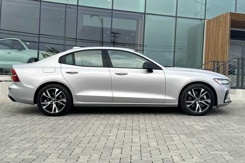 2025 Volvo S60 B5 Core