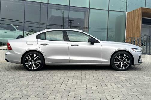 2025 Volvo S60 B5 Core