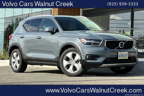 2021 Volvo XC40 T5 Momentum