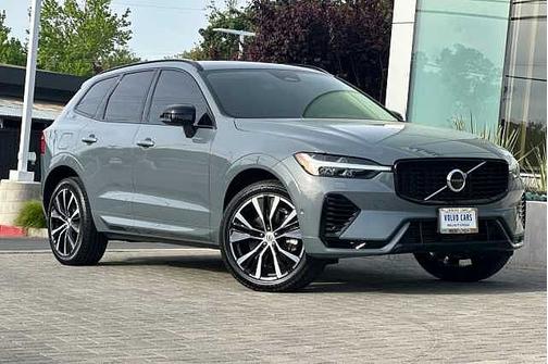 Thunder Grey 2023 Volvo XC60 Plus