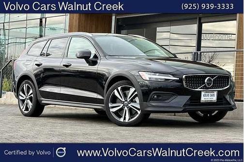 2025 Volvo V60 Cross Country Plus