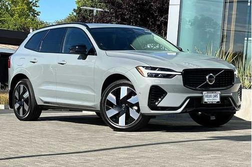 Vapour Grey 2024 Volvo XC60 Plus