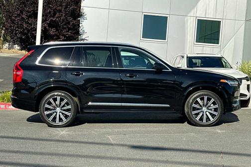 2025 Volvo XC90 B5 Core