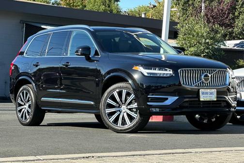 2025 Volvo XC90 B5 Core