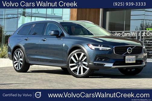 2021 Volvo V90 Cross Country T6