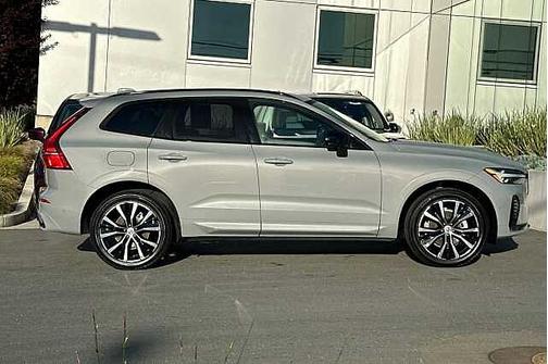2025 Volvo XC60 Plus