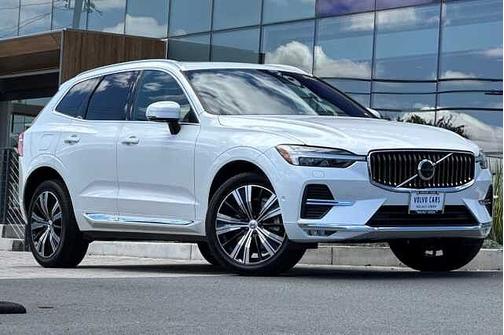 Crystal White 2023 Volvo XC60 B5 FWD Ultimate Bright