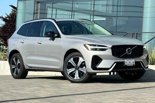 2024 Volvo XC60 Recharge Plug-In Hybrid T8 Plus Dark