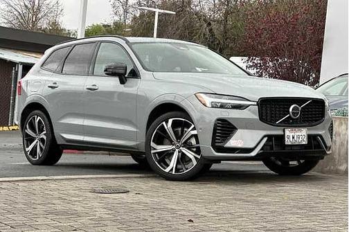 2024 Volvo XC60 T8 Ultimate Dark