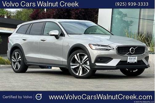 2025 Volvo V60 Cross Country Plus