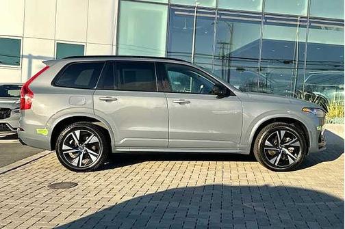 2023 Volvo XC90 Plus