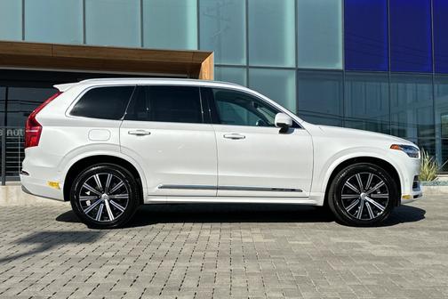 2022 Volvo XC90 Recharge Plug-In Hybrid T8 Inscription Extended Range 6P