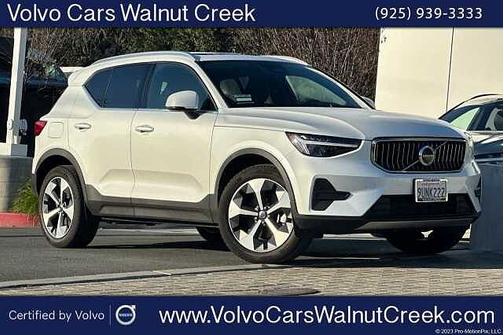 2025 Volvo XC40 Core