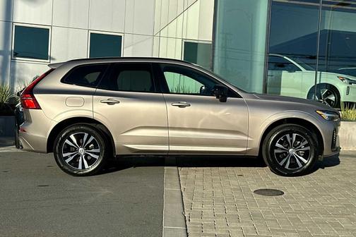 2025 Volvo XC60 B5 Core